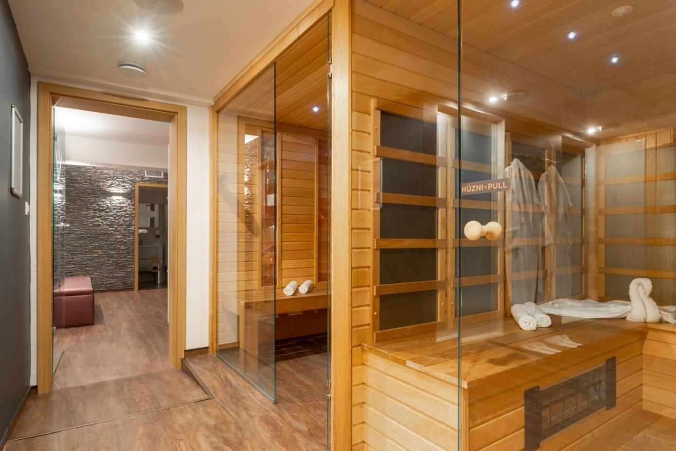 Sárvár Onyx Luxury 아파트 호텔 외부 사진